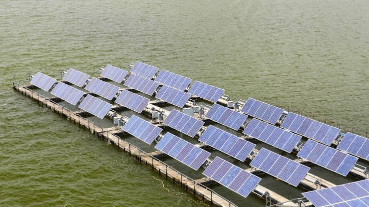 Pakistan Shelves $300 Million Floating Solar Project Amid Energy Sector Reevaluation